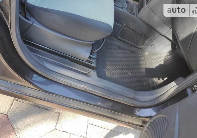 Черный Опель Мерива, объемом двигателя 1.6 л и пробегом 230 тыс. км за 3999 $, фото 41 на Automoto.ua