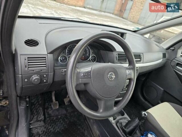Черный Опель Мерива, объемом двигателя 1.6 л и пробегом 230 тыс. км за 3999 $, фото 16 на Automoto.ua