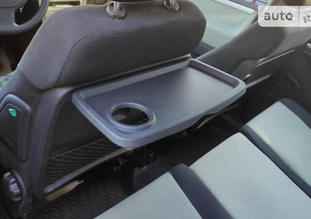 Черный Опель Мерива, объемом двигателя 1.6 л и пробегом 230 тыс. км за 3999 $, фото 27 на Automoto.ua