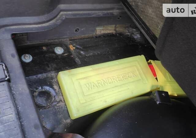 Черный Опель Мерива, объемом двигателя 1.6 л и пробегом 230 тыс. км за 3999 $, фото 33 на Automoto.ua