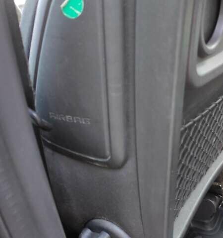 Черный Опель Мерива, объемом двигателя 1.6 л и пробегом 230 тыс. км за 3999 $, фото 28 на Automoto.ua