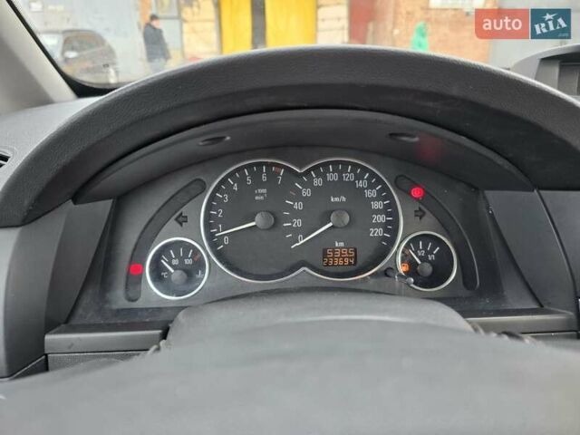 Черный Опель Мерива, объемом двигателя 1.6 л и пробегом 230 тыс. км за 3999 $, фото 18 на Automoto.ua