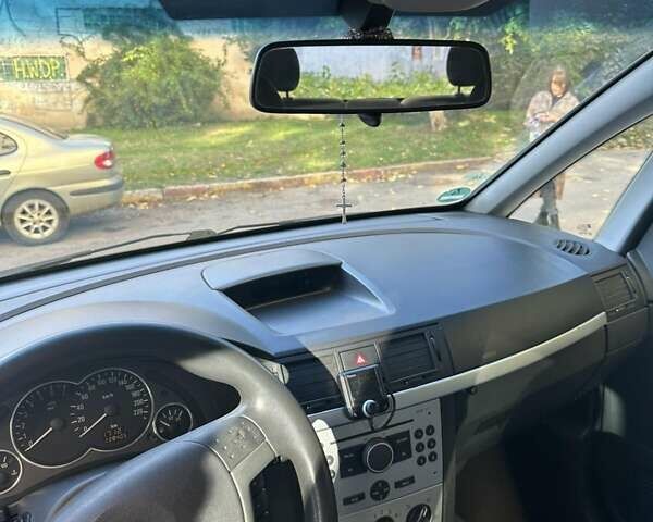 Черный Опель Мерива, объемом двигателя 1.6 л и пробегом 228 тыс. км за 4500 $, фото 10 на Automoto.ua
