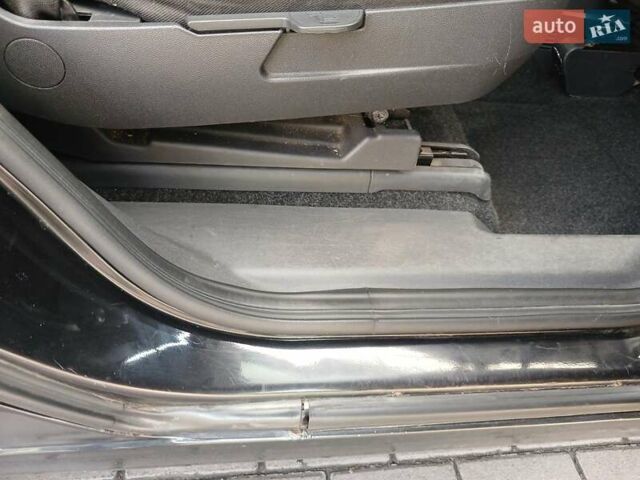 Черный Опель Мерива, объемом двигателя 1.6 л и пробегом 230 тыс. км за 4100 $, фото 6 на Automoto.ua