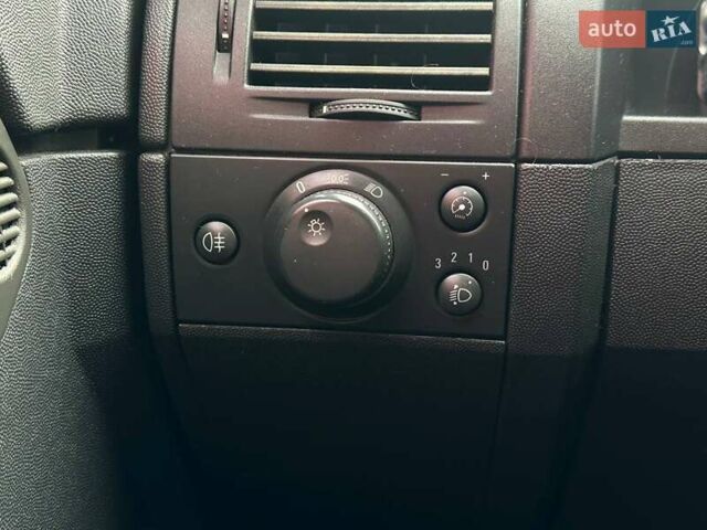 Опель Мерива 2006 в Киеве на Automoto.ua Черный Опель Мерива, объемом двигателя 1.6 л и пробегом 262 тыс. км за 5290 $, фото 16 на Automoto.ua