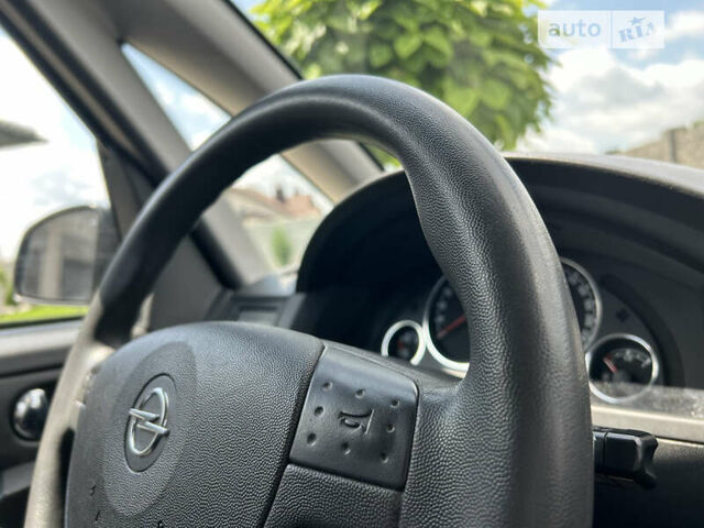 Опель Меріва 2006 у Полтаві на Automoto.ua Чорний Опель Меріва, об'ємом двигуна 1.6 л та пробігом 201 тис. км за 4999 $, фото 128 на Automoto.ua