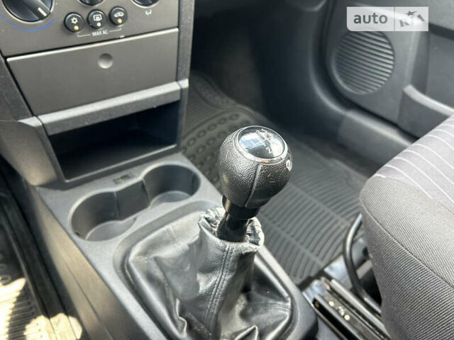 Опель Меріва 2006 у Полтаві на Automoto.ua Чорний Опель Меріва, об'ємом двигуна 1.6 л та пробігом 201 тис. км за 4999 $, фото 139 на Automoto.ua
