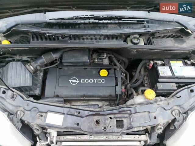 Черный Опель Мерива, объемом двигателя 1.6 л и пробегом 186 тыс. км за 4000 $, фото 4 на Automoto.ua