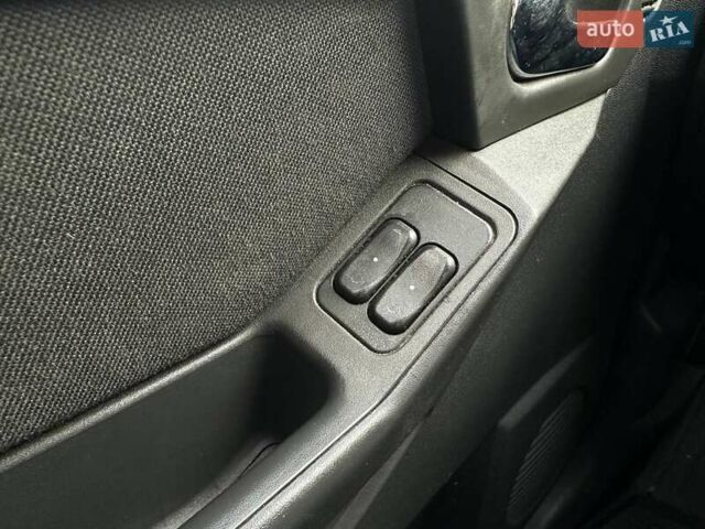 Опель Мерива 2006 в Киеве на Automoto.ua Черный Опель Мерива, объемом двигателя 1.6 л и пробегом 262 тыс. км за 5290 $, фото 15 на Automoto.ua