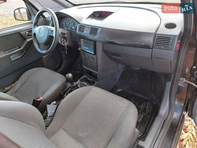 Черный Опель Мерива, объемом двигателя 1.6 л и пробегом 280 тыс. км за 4300 $, фото 31 на Automoto.ua