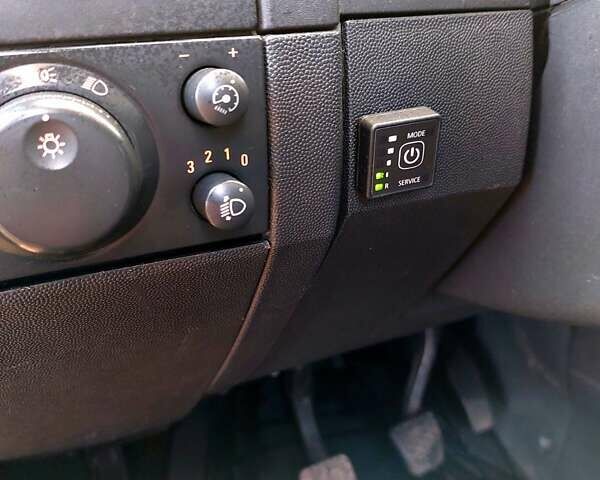 Черный Опель Мерива, объемом двигателя 1.6 л и пробегом 280 тыс. км за 4300 $, фото 37 на Automoto.ua