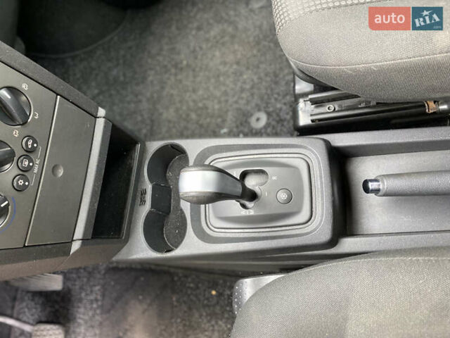 Чорний Опель Меріва, об'ємом двигуна 1.6 л та пробігом 251 тис. км за 5900 $, фото 14 на Automoto.ua