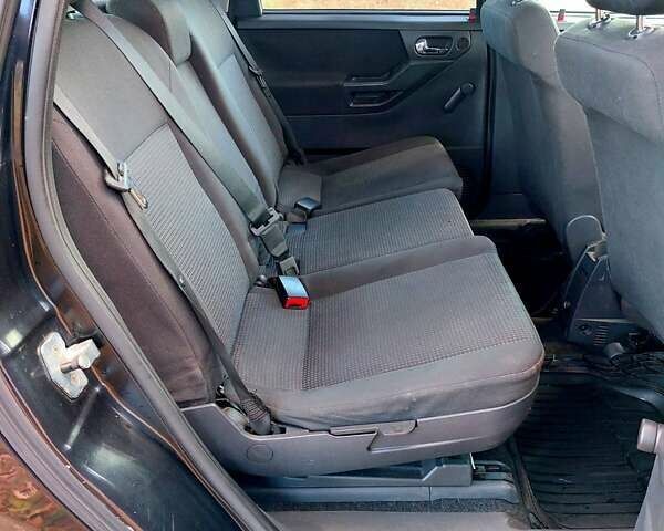 Черный Опель Мерива, объемом двигателя 1.6 л и пробегом 280 тыс. км за 4300 $, фото 30 на Automoto.ua