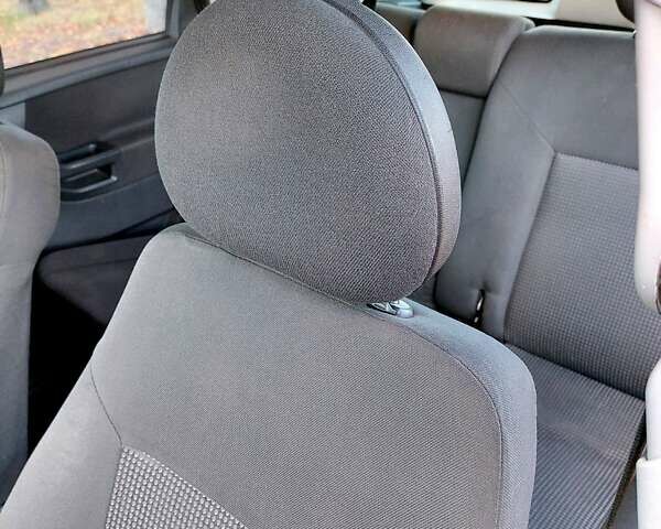 Черный Опель Мерива, объемом двигателя 1.6 л и пробегом 280 тыс. км за 4300 $, фото 36 на Automoto.ua