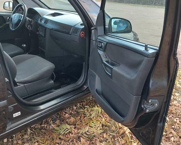 Черный Опель Мерива, объемом двигателя 1.6 л и пробегом 280 тыс. км за 4300 $, фото 29 на Automoto.ua