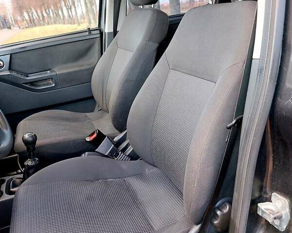 Черный Опель Мерива, объемом двигателя 1.6 л и пробегом 280 тыс. км за 4300 $, фото 24 на Automoto.ua