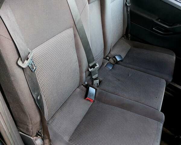 Черный Опель Мерива, объемом двигателя 1.6 л и пробегом 280 тыс. км за 4300 $, фото 35 на Automoto.ua