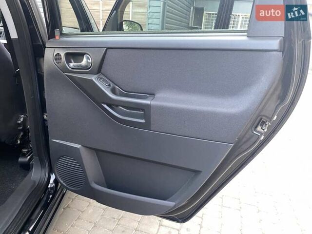 Черный Опель Мерива, объемом двигателя 1.8 л и пробегом 260 тыс. км за 5800 $, фото 26 на Automoto.ua