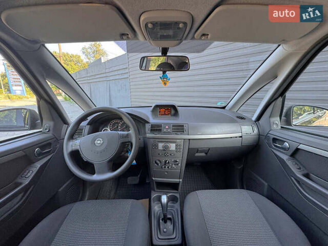 Черный Опель Мерива, объемом двигателя 1.6 л и пробегом 205 тыс. км за 6500 $, фото 6 на Automoto.ua