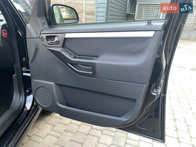 Черный Опель Мерива, объемом двигателя 1.8 л и пробегом 260 тыс. км за 5800 $, фото 21 на Automoto.ua