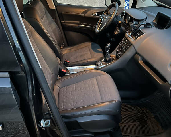 Черный Опель Мерива, объемом двигателя 1.7 л и пробегом 210 тыс. км за 7700 $, фото 5 на Automoto.ua
