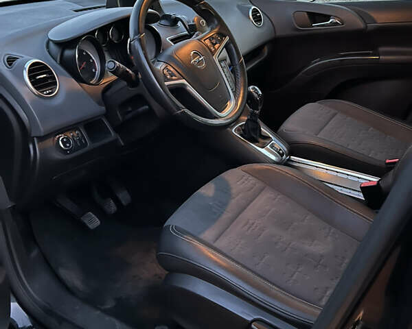 Черный Опель Мерива, объемом двигателя 1.7 л и пробегом 210 тыс. км за 7700 $, фото 8 на Automoto.ua