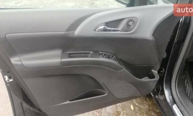 Черный Опель Мерива, объемом двигателя 1.36 л и пробегом 210 тыс. км за 7100 $, фото 17 на Automoto.ua