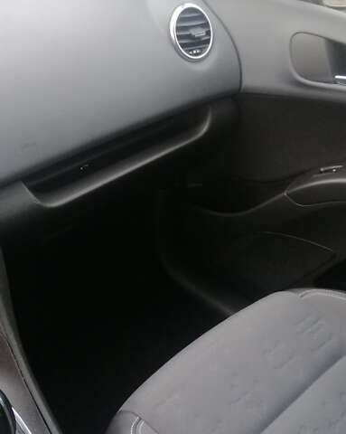 Черный Опель Мерива, объемом двигателя 1.36 л и пробегом 210 тыс. км за 7100 $, фото 16 на Automoto.ua