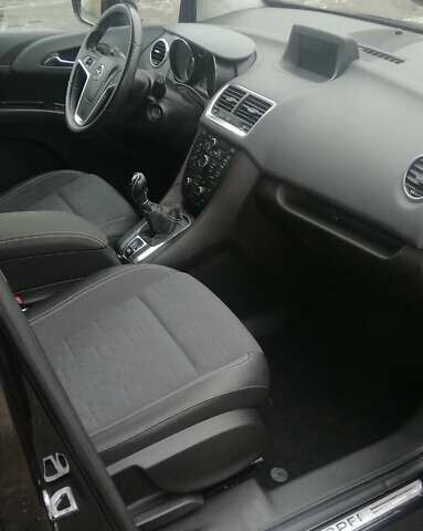 Черный Опель Мерива, объемом двигателя 1.36 л и пробегом 210 тыс. км за 7100 $, фото 13 на Automoto.ua