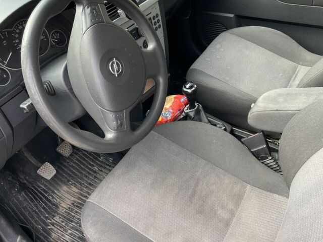 Фіолетовий Опель Меріва, об'ємом двигуна 1.4 л та пробігом 250 тис. км за 3200 $, фото 4 на Automoto.ua