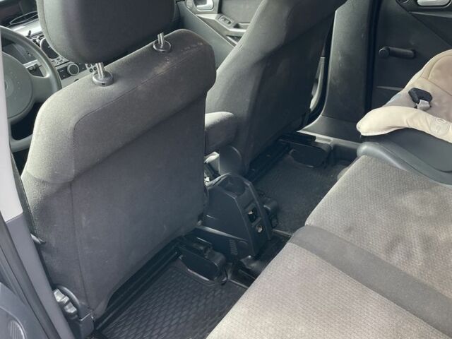 Фіолетовий Опель Меріва, об'ємом двигуна 1.4 л та пробігом 250 тис. км за 3200 $, фото 5 на Automoto.ua