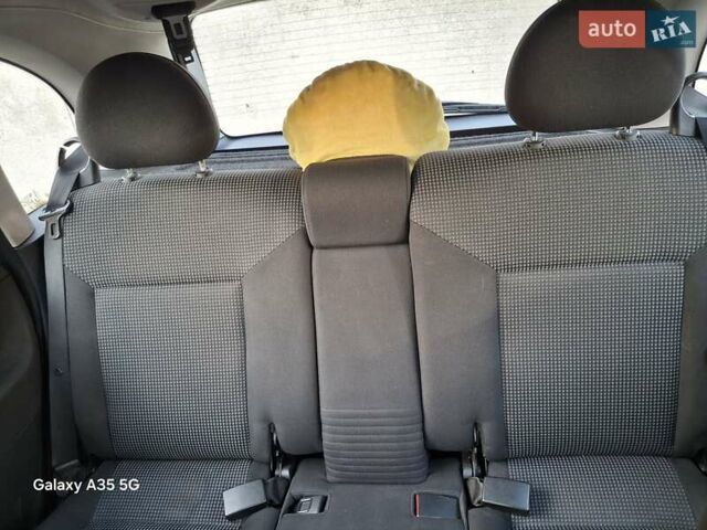 Фиолетовый Опель Мерива, объемом двигателя 1.6 л и пробегом 156 тыс. км за 5700 $, фото 13 на Automoto.ua