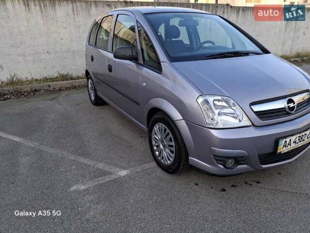 Фиолетовый Опель Мерива, объемом двигателя 1.6 л и пробегом 156 тыс. км за 5700 $, фото 2 на Automoto.ua