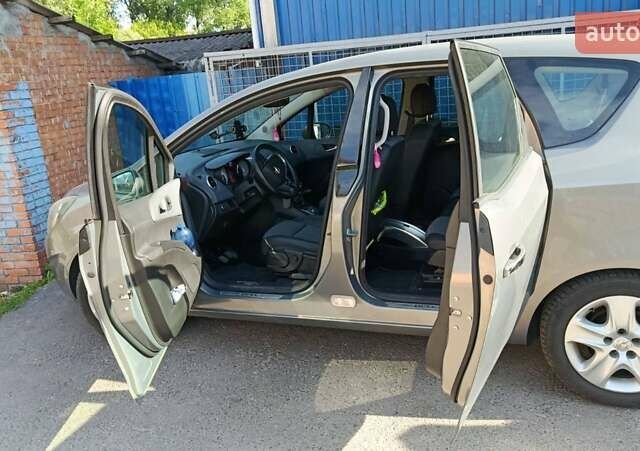 Коричневий Опель Меріва, об'ємом двигуна 1.4 л та пробігом 163 тис. км за 7342 $, фото 8 на Automoto.ua