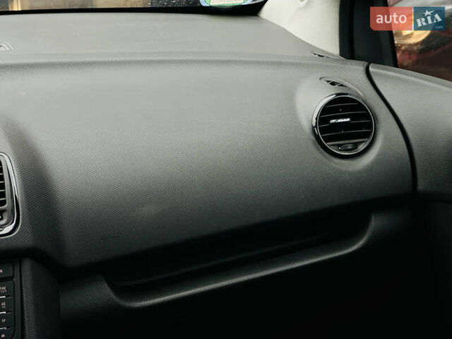 Красный Опель Мерива, объемом двигателя 1.4 л и пробегом 88 тыс. км за 9499 $, фото 29 на Automoto.ua