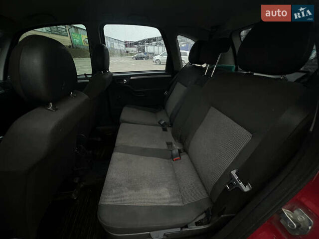 Красный Опель Мерива, объемом двигателя 1.6 л и пробегом 268 тыс. км за 2500 $, фото 16 на Automoto.ua