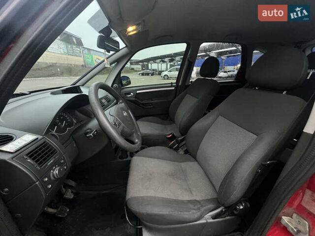Красный Опель Мерива, объемом двигателя 1.6 л и пробегом 268 тыс. км за 2500 $, фото 10 на Automoto.ua