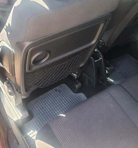 Червоний Опель Меріва, об'ємом двигуна 1.7 л та пробігом 311 тис. км за 3600 $, фото 9 на Automoto.ua