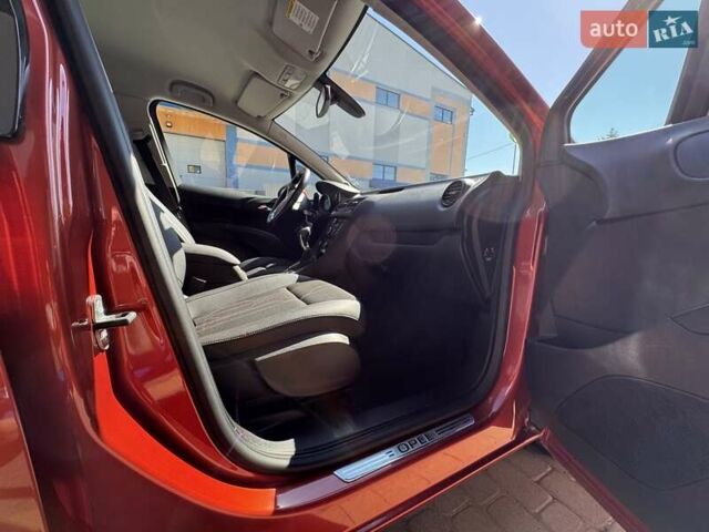 Красный Опель Мерива, объемом двигателя 1.69 л и пробегом 172 тыс. км за 8200 $, фото 17 на Automoto.ua