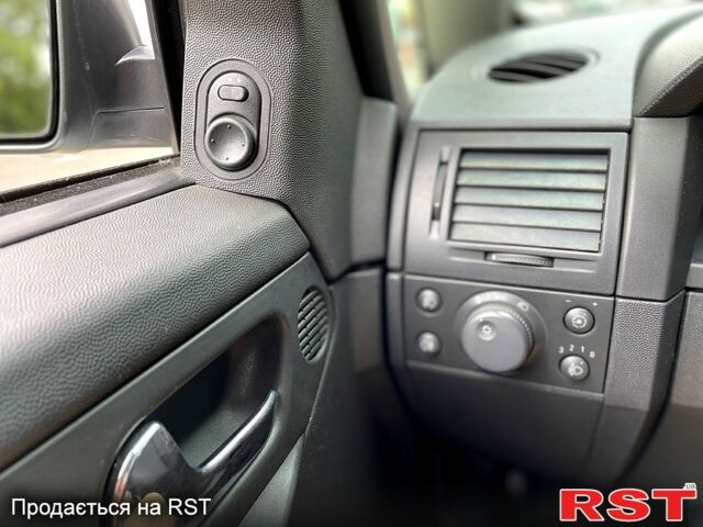 Опель Мерива, объемом двигателя 1.3 л и пробегом 202 тыс. км за 3700 $, фото 5 на Automoto.ua
