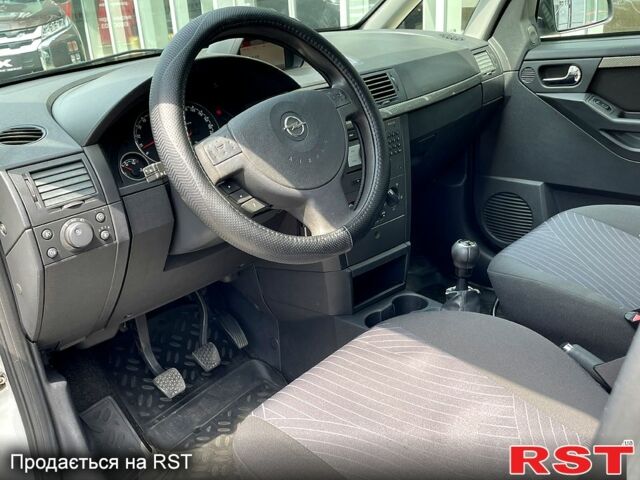 Опель Мерива, объемом двигателя 1.3 л и пробегом 202 тыс. км за 3700 $, фото 2 на Automoto.ua