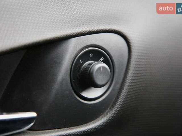 Опель Мерива, объемом двигателя 1.36 л и пробегом 230 тыс. км за 5600 $, фото 22 на Automoto.ua