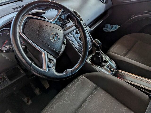Опель Мерива, объемом двигателя 17 л и пробегом 300 тыс. км за 7100 $, фото 3 на Automoto.ua
