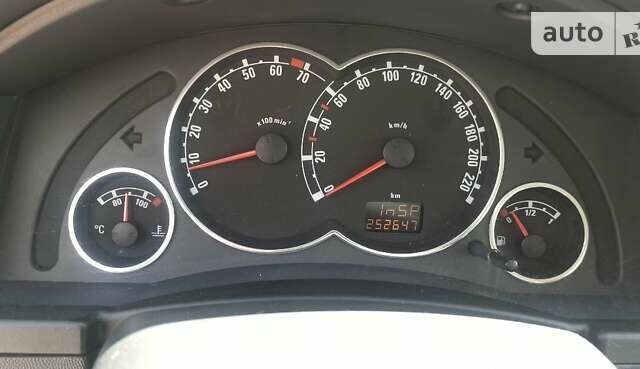 Опель Мерива, объемом двигателя 0 л и пробегом 252 тыс. км за 4200 $, фото 9 на Automoto.ua