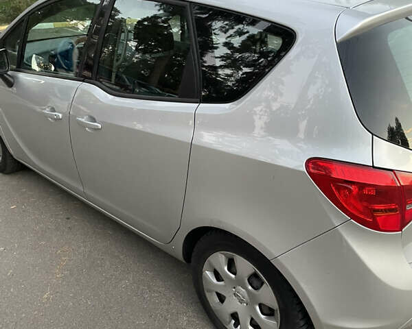 Опель Мерива, объемом двигателя 1.3 л и пробегом 215 тыс. км за 5950 $, фото 7 на Automoto.ua