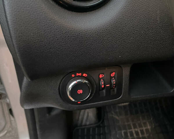 Опель Мерива, объемом двигателя 1.3 л и пробегом 215 тыс. км за 5950 $, фото 18 на Automoto.ua