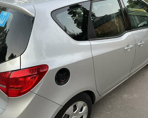 Опель Мерива, объемом двигателя 1.3 л и пробегом 215 тыс. км за 5950 $, фото 8 на Automoto.ua