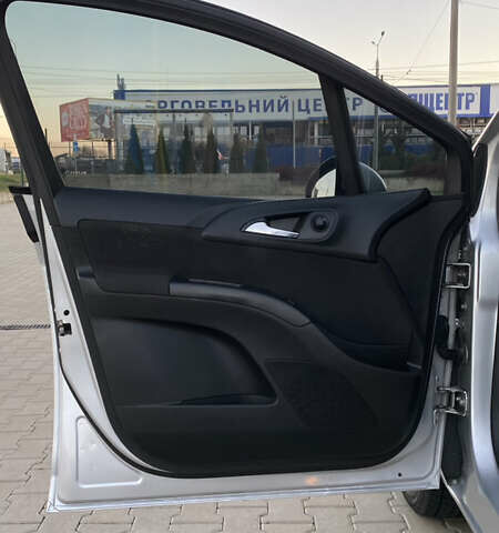 Опель Меріва, об'ємом двигуна 1.25 л та пробігом 225 тис. км за 5450 $, фото 12 на Automoto.ua