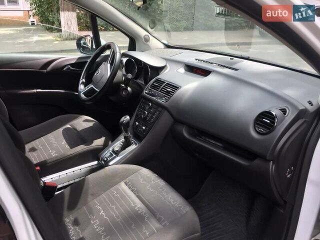 Опель Мерива, объемом двигателя 1.69 л и пробегом 300 тыс. км за 7000 $, фото 3 на Automoto.ua