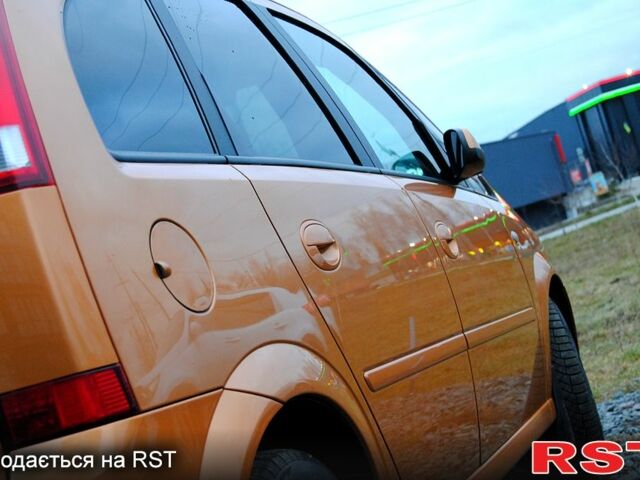 Желтый Опель Мерива, объемом двигателя 1.6 л и пробегом 190 тыс. км за 4199 $, фото 1 на Automoto.ua